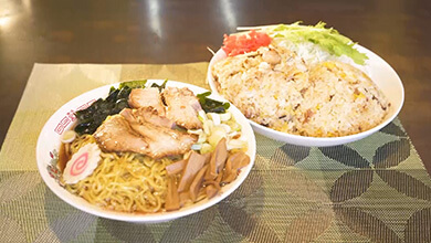 秋山食堂 / 炒飯らーめん定食（大盛り）