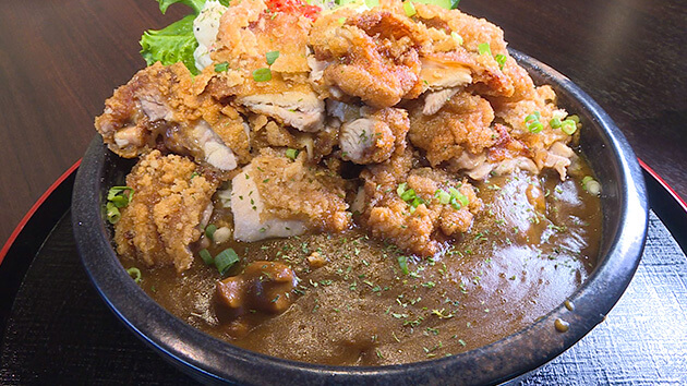でんでん・デカ盛り山賊カレー|7割以上が県外出身 信大生が暮らす街って? 前編