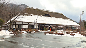 かやぶきの館（辰野町）｜南から北へ！テイクアウトグルメの旅 その11