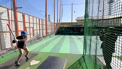 山岡秀喜アナ・アピナ長野スカイバッティングセンタ一（長野市）