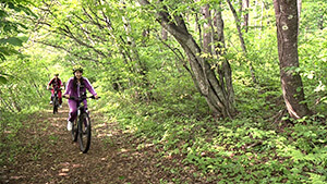 「E-bike」で森を散策！｜新発見！初夏の戸隠をEバイクで散策（信州をカーナビ ＵぐるっＴＶ 2023年6月24日 土曜 午後3時30分）
