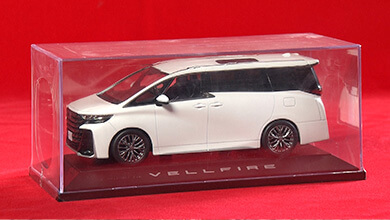 プレゼント：トヨタ ヴェルファイア オリジナル1/30 ミニカー