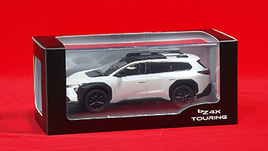 番組プレゼント：トヨタ bZ4X Touring オリジナル1/30 ミニカー