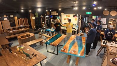 木製テーブル　一目ぼれ　リバーテーブル　オーダーメイド