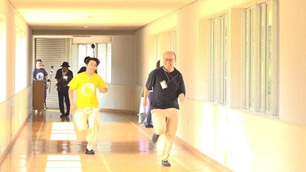 走る　対決　校長　藤森慎吾　童心　勝負　かけっこ