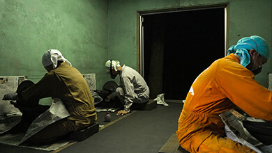 花火作り（阿智村上清内路諏訪神社）