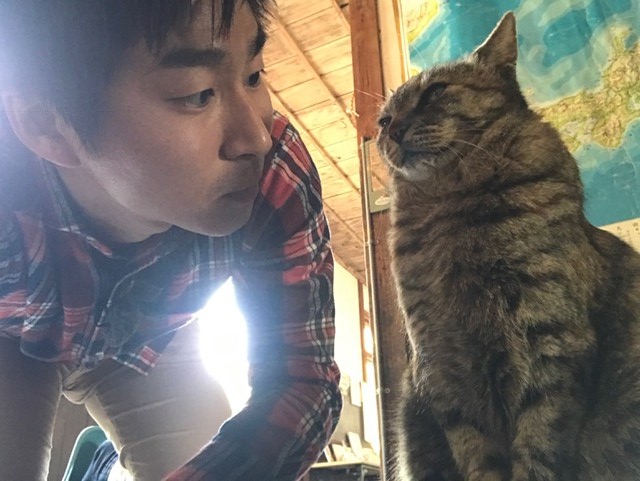 「猫とおじいさんと木造校舎」