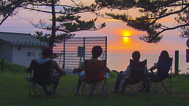 大潟キャンプ場の夕陽|麗子センセーと行く!夏を満喫する上越キャンプの旅