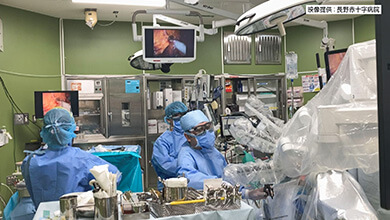 長野日赤の直腸がんのロボット支援手術の様子