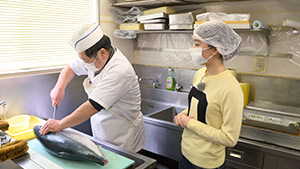 銀魚万汲田｜愛され続ける まちの鮮魚店