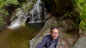 秘境の滝・伊那谷屈指の名瀑｜はんにちドライブ 県道210号 西伊那線を行く