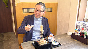 さわの庵・草田敏彦（abnアナウンサー）試食｜気鋭の若手が盛り上げる 信州の新そば