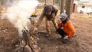 たき火の極意・週末冒険会｜ハマる人続出！冬キャンプでたき火を楽しむ２