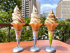 ソフトクリーム（バニラ・ミックス・季節のおすすめ） | Cafe駅前テラス