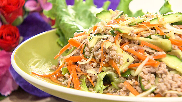 ヤミーの3ステップクッキング ひき肉と香味野菜のタイ風サラダ