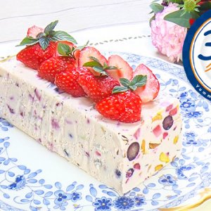 ベリーとクリームチーズのアイスケーキ（12月22日 水曜 よる6時55分）