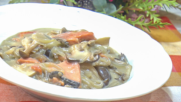 ヤミーの3ステップクッキング きのこと鮭の豆乳シチュー