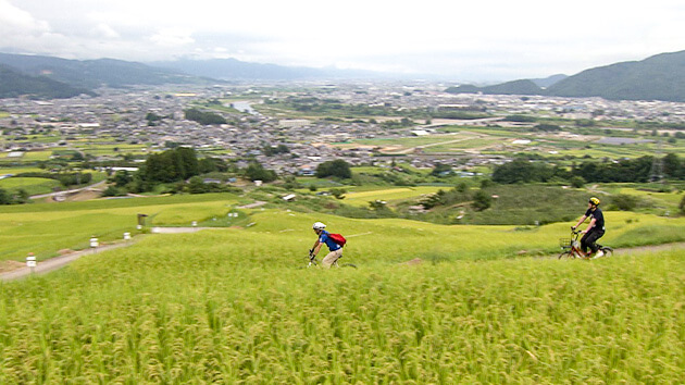 月の都 千曲・姨捨の棚田｜シェアサイクルで巡る！初秋の千曲市 ～日本遺産・月の都を訪ねて～