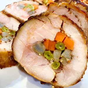 クリスマスカラーの彩りチキンロール（2021年12月18日）