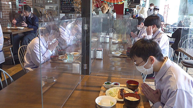 吉田工業 社員食堂(Red Rocks)|誰でもウエルカム!ワンコインの社員食堂 ~大町市役所&工場にアメリカンダイナー!?~