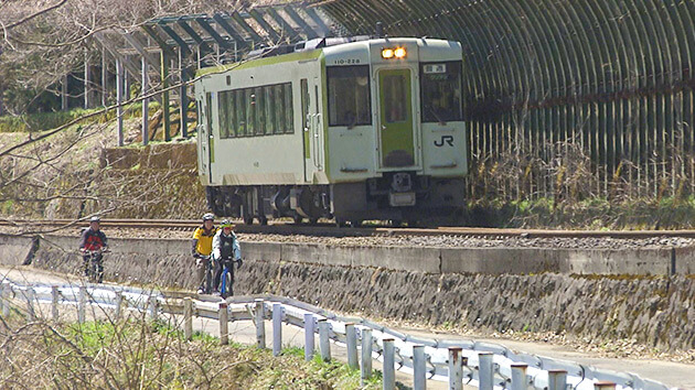 JR飯山線と並走できる穴場スポット｜春の行楽！芸人 ヤジマリー。がE-BIKEで北信濃へGO！