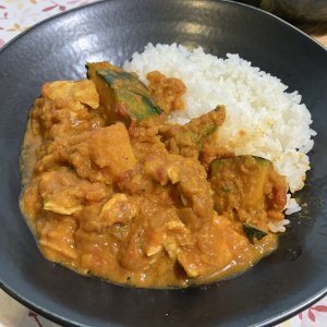 おうちでハロウィーン！カボチャのチキンカレー（2024年10月26日）