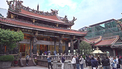 台湾一のパワースポット 龍山寺｜石川・小松空港からGO！台湾３泊４日の旅（2025年3月15日）