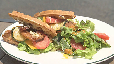 そばワッフル Butty Cafe（信濃町）