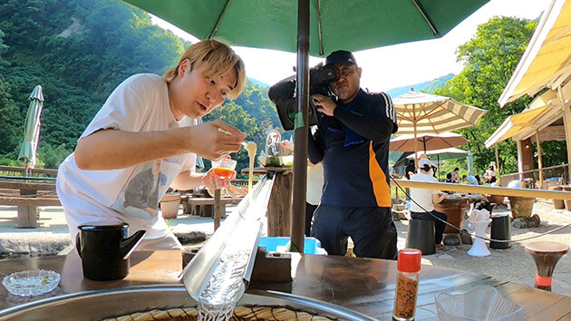 流しそうめん 苗名滝苑(新潟県妙高市)