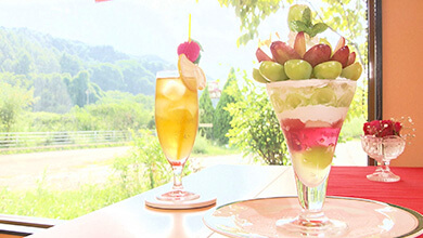 ぶどうのパフェ（フルーツおばさんのカフェ 花水木 / 佐久市）