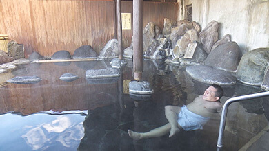 おぶせ温泉 穴観音の湯・露天風呂（信州の日帰り温泉＆絶品グルメ）