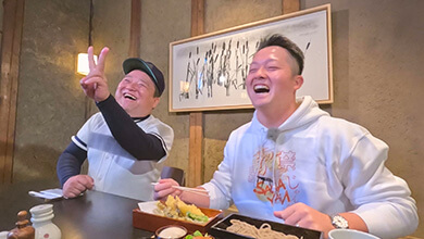 横浜DeNA牧秀悟選手とヤポンスキーこばやし画伯の歓談