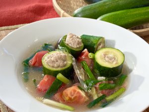 肉詰めズッキーニのタイ風煮込み（2026年6月13日）